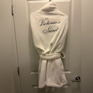 Victoria Secret plush robe. White.